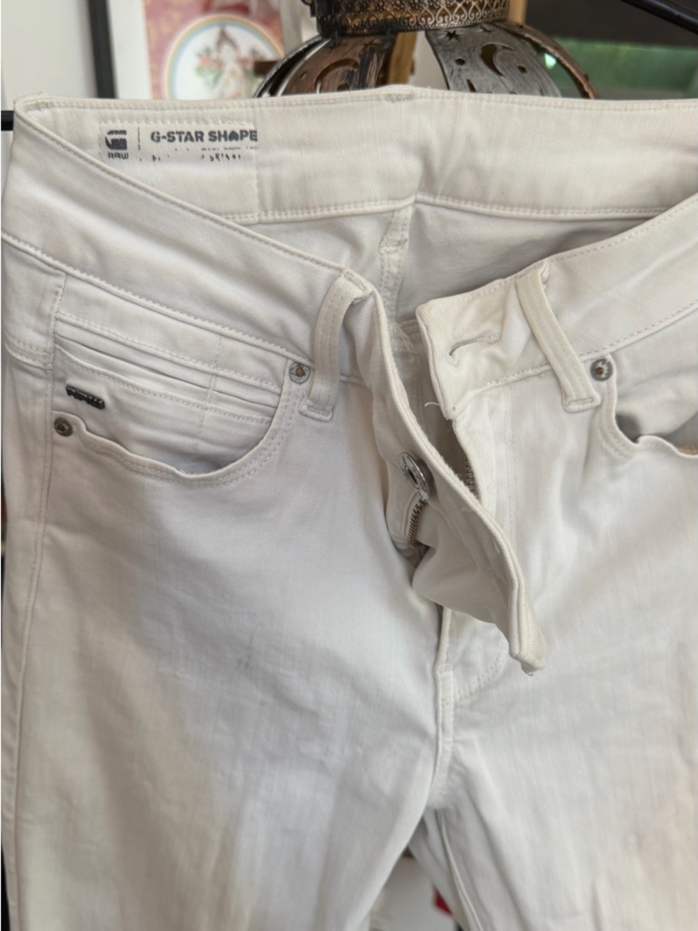 G-Star High Rise,  White,  SHAPE  Jeans, Distressed look. Size 26.